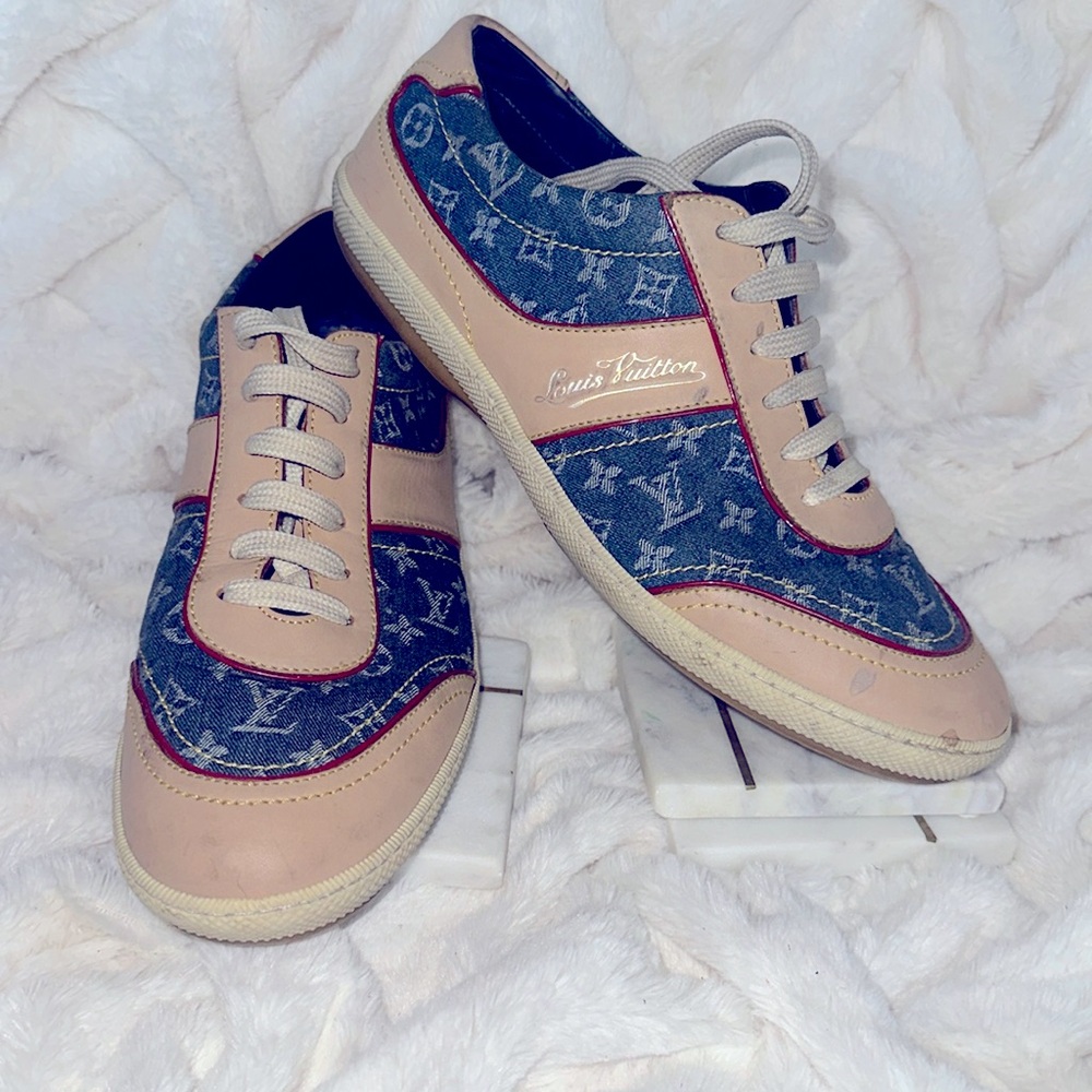 Louis Vuitton monogram shoes  women’s size 10